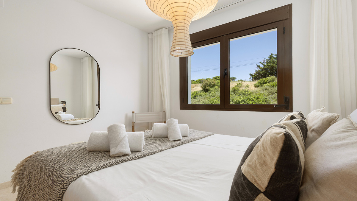 3 Bed Apartment for sale in Casares Costa Del Sol, Málaga, Spain