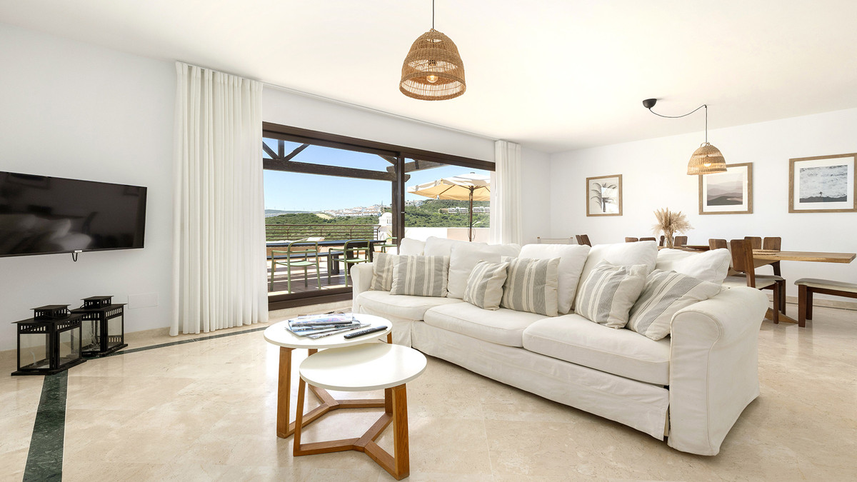 3 Bed Apartment for sale in Casares Costa Del Sol, Málaga, Spain