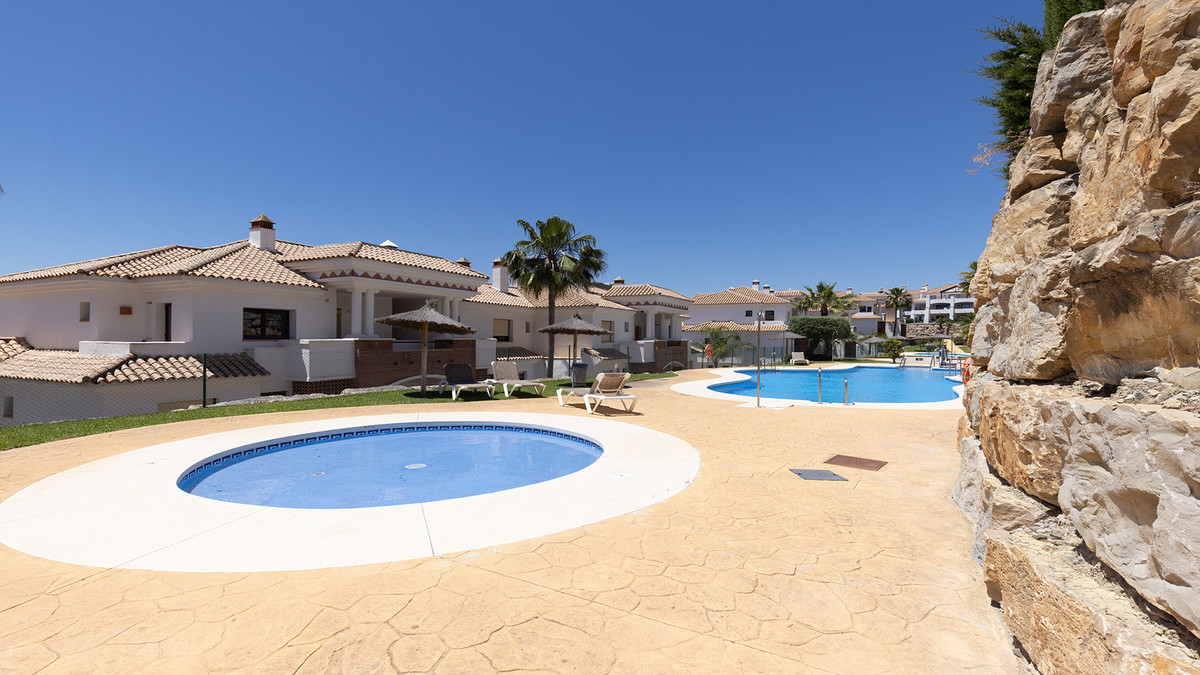 3 Bed Apartment for sale in Casares Costa Del Sol, Málaga, Spain