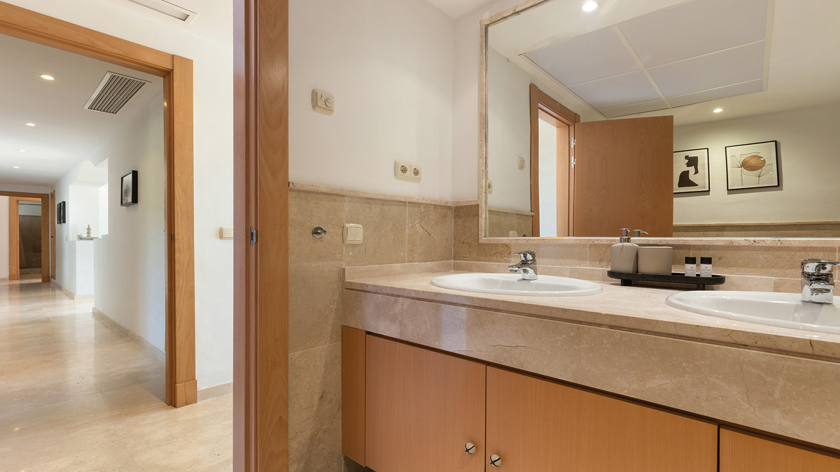 3 Bed Apartment for sale in Casares Costa Del Sol, Málaga, Spain