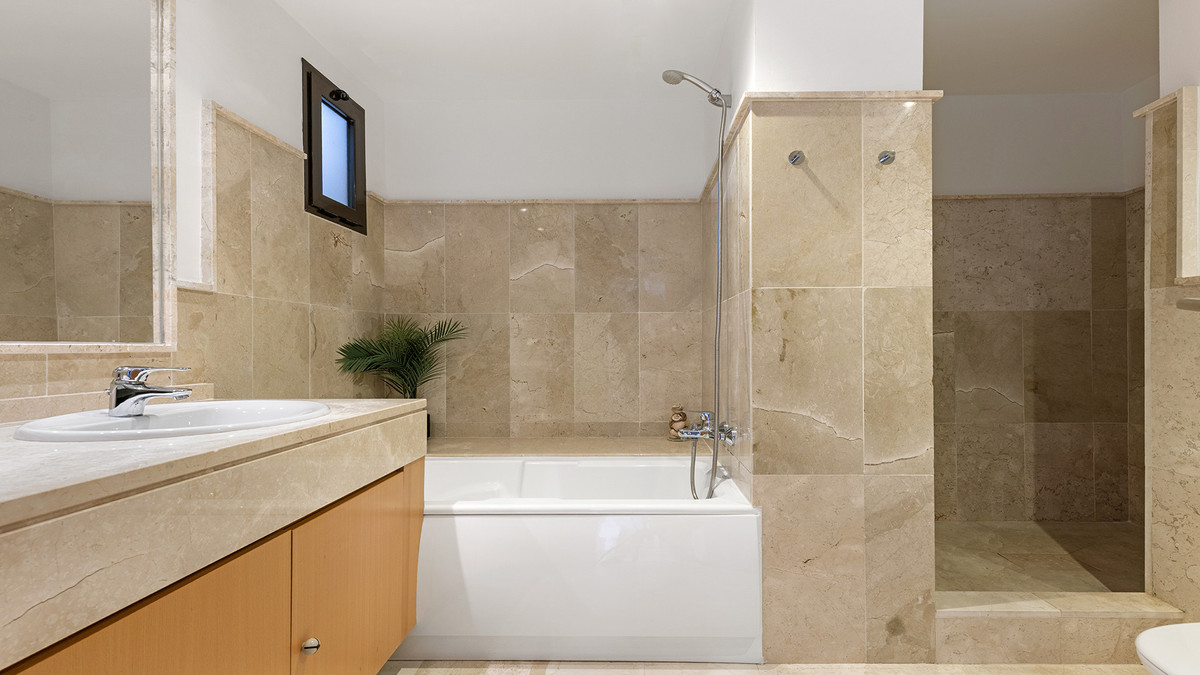 3 Bed Apartment for sale in Casares Costa Del Sol, Málaga, Spain