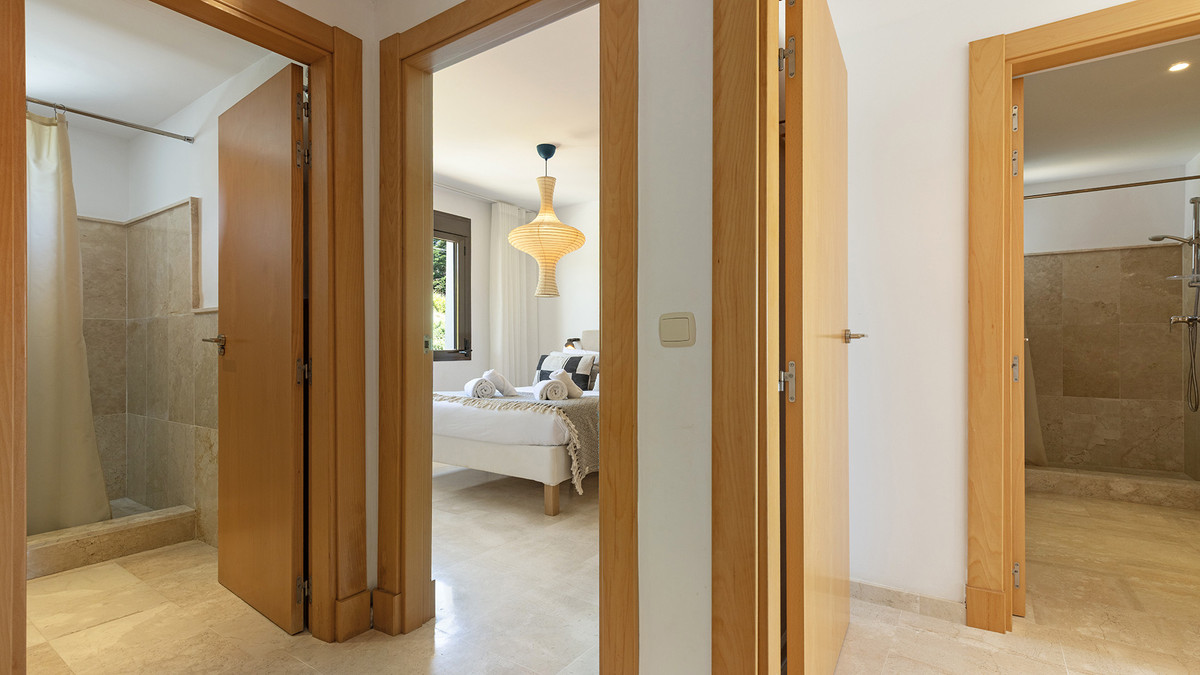 3 Bed Apartment for sale in Casares Costa Del Sol, Málaga, Spain