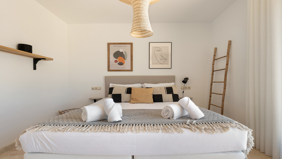 3 Bed Apartment for sale in Casares Costa Del Sol, Málaga, Spain