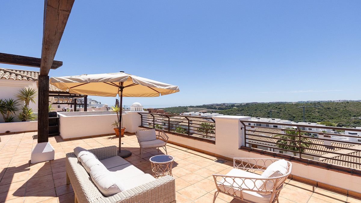 3 Bed Apartment for sale in Casares Costa Del Sol, Málaga, Spain