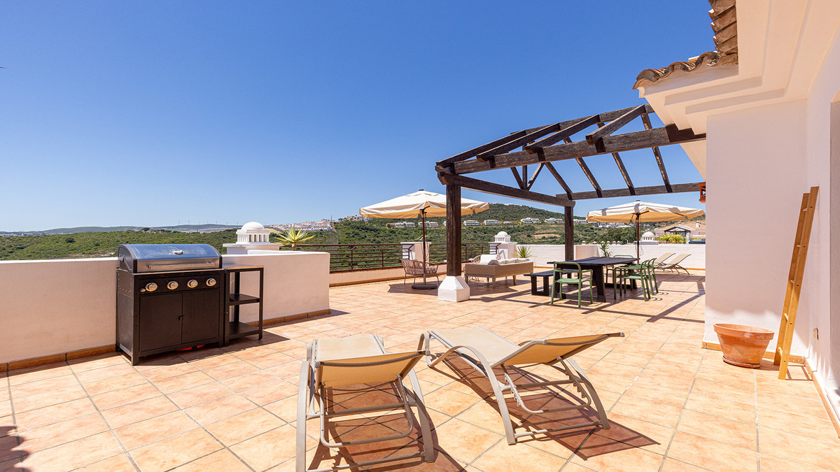 3 Bed Apartment for sale in Casares Costa Del Sol, Málaga, Spain