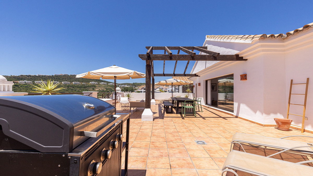 3 Bed Apartment for sale in Casares Costa Del Sol, Málaga, Spain