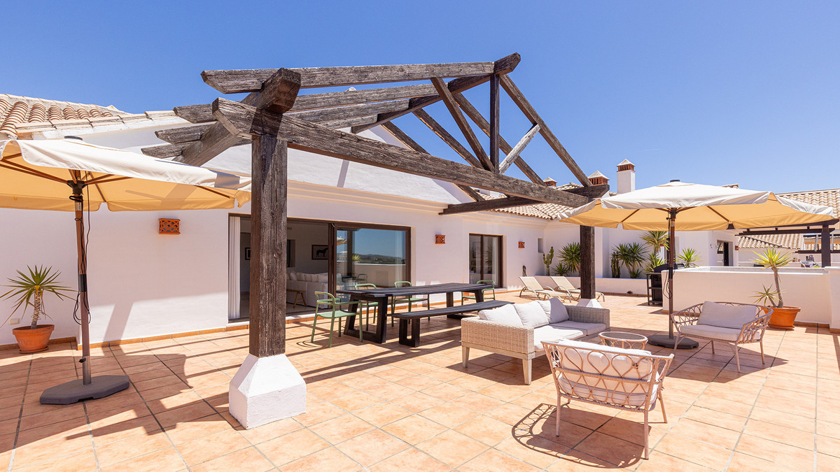 3 Bed Apartment for sale in Casares Costa Del Sol, Málaga, Spain