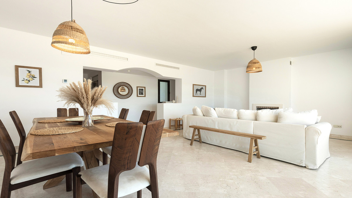 3 Bed Apartment for sale in Casares Costa Del Sol, Málaga, Spain