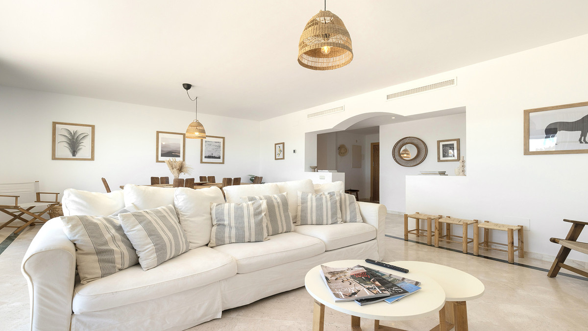 3 Bed Apartment for sale in Casares Costa Del Sol, Málaga, Spain