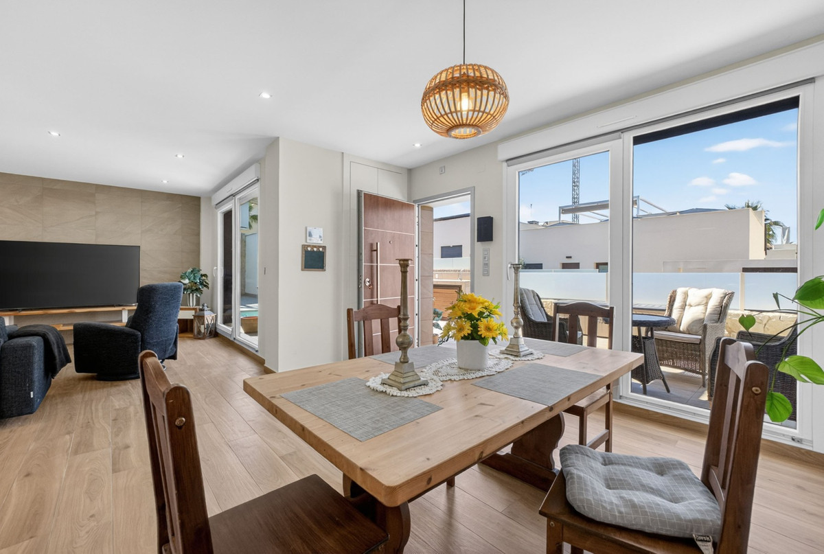 Se vende Villa - Chalet de 3 dormitorios en Costa Blanca, Alicante, España