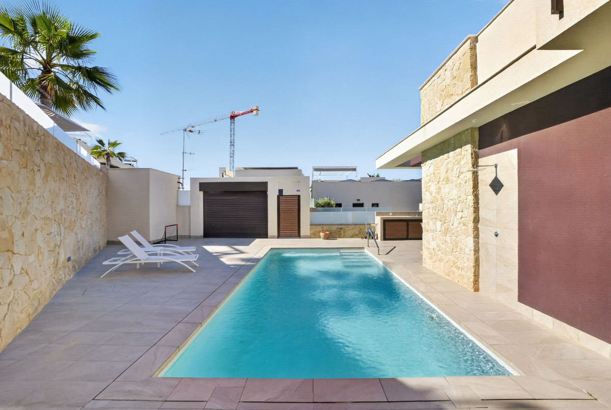 Se vende Villa - Chalet de 3 dormitorios en Costa Blanca, Alicante, España