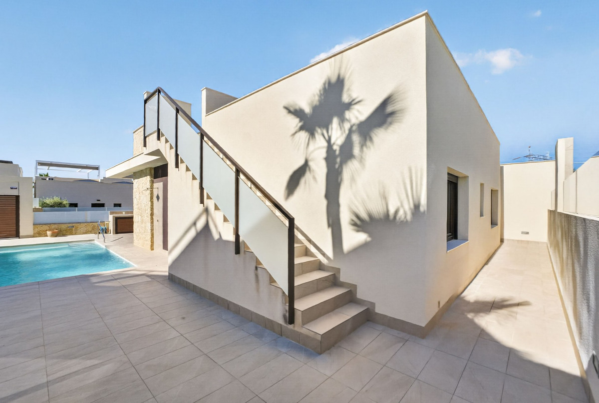 Se vende Villa - Chalet de 3 dormitorios en Costa Blanca, Alicante, España