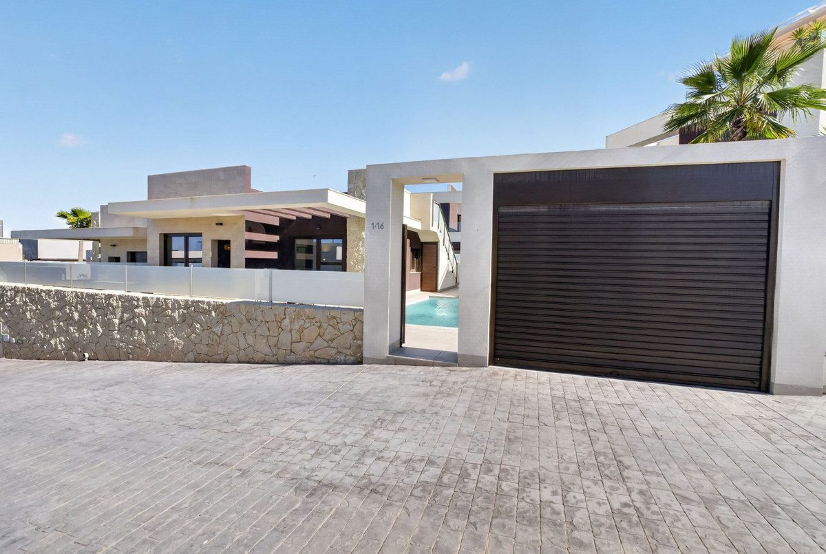 Se vende Villa - Chalet de 3 dormitorios en Costa Blanca, Alicante, España
