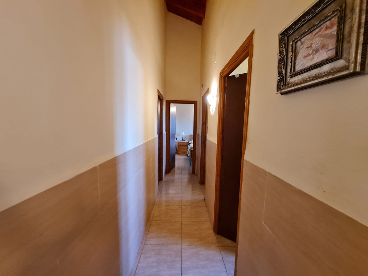 4 Bed Townhouse for sale in Pinoso Costa Blanca, Alicante, Spain