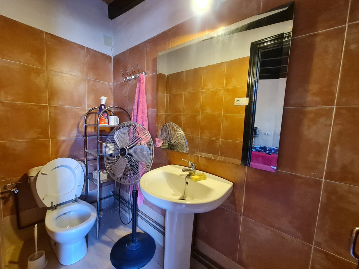 4 Bed Townhouse for sale in Pinoso Costa Blanca, Alicante, Spain