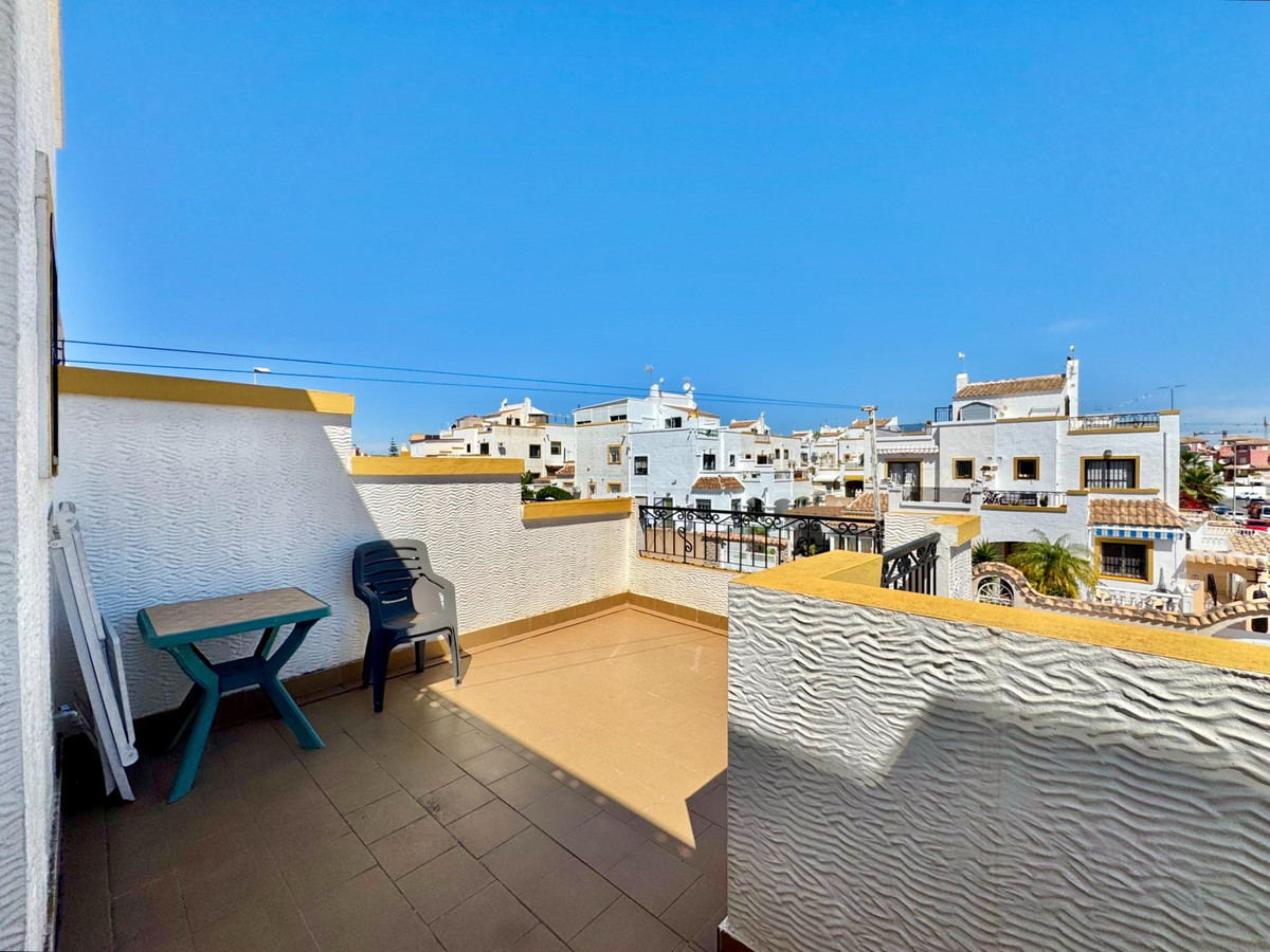 Se vende Villa - Chalet de 3 dormitorios en Costa Blanca, Alicante, España