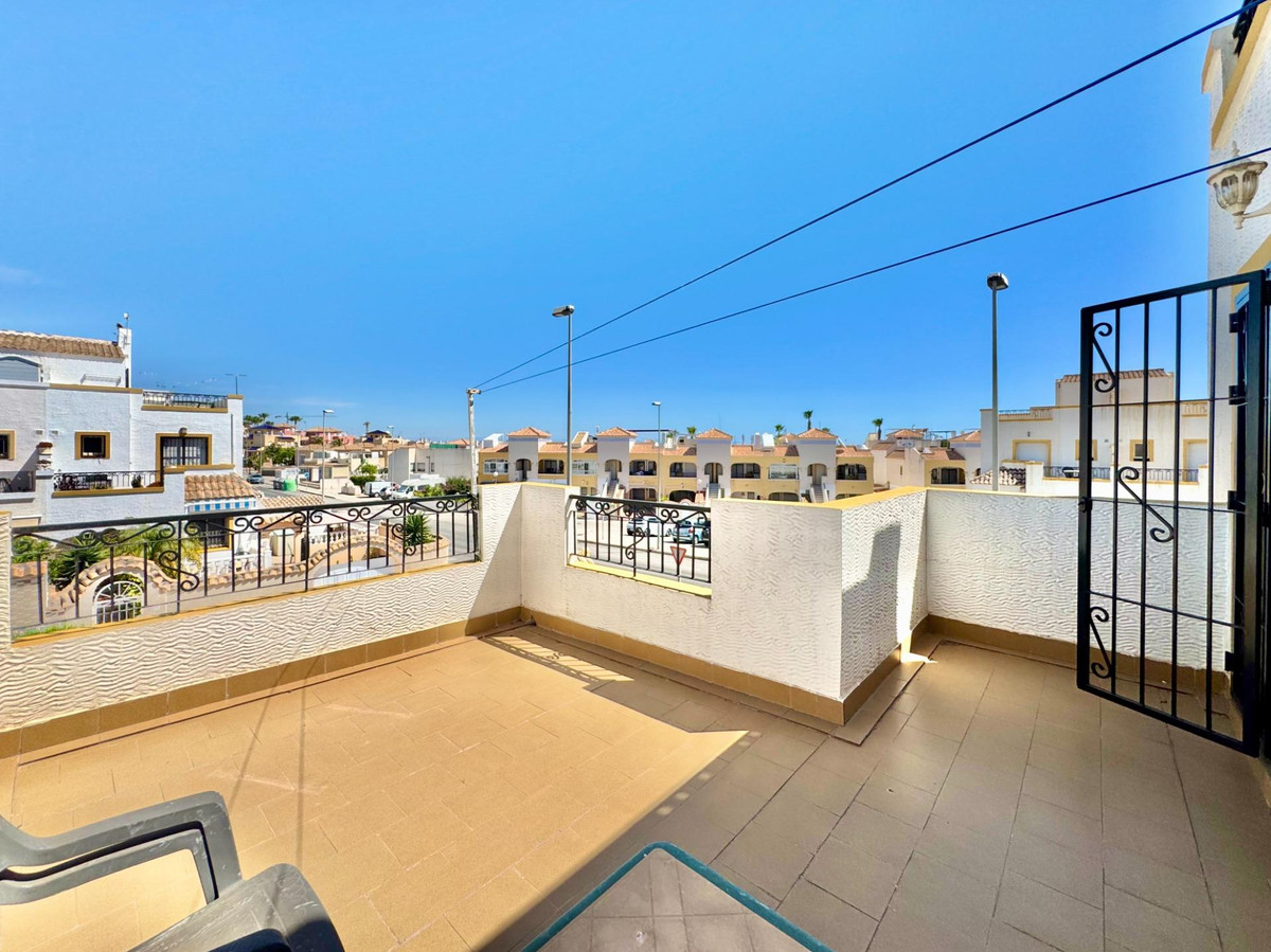 Se vende Villa - Chalet de 3 dormitorios en Costa Blanca, Alicante, España
