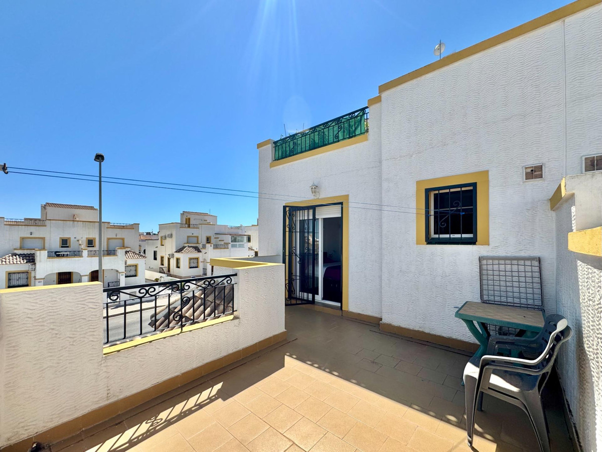 Se vende Villa - Chalet de 3 dormitorios en Costa Blanca, Alicante, España