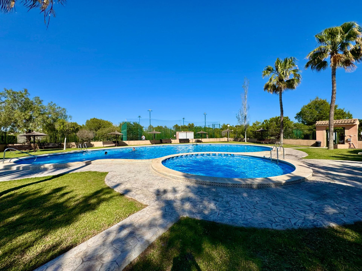 Se vende Villa - Chalet de 3 dormitorios en Costa Blanca, Alicante, España