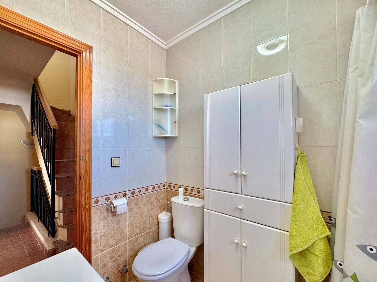 Se vende Villa - Chalet de 3 dormitorios en Costa Blanca, Alicante, España