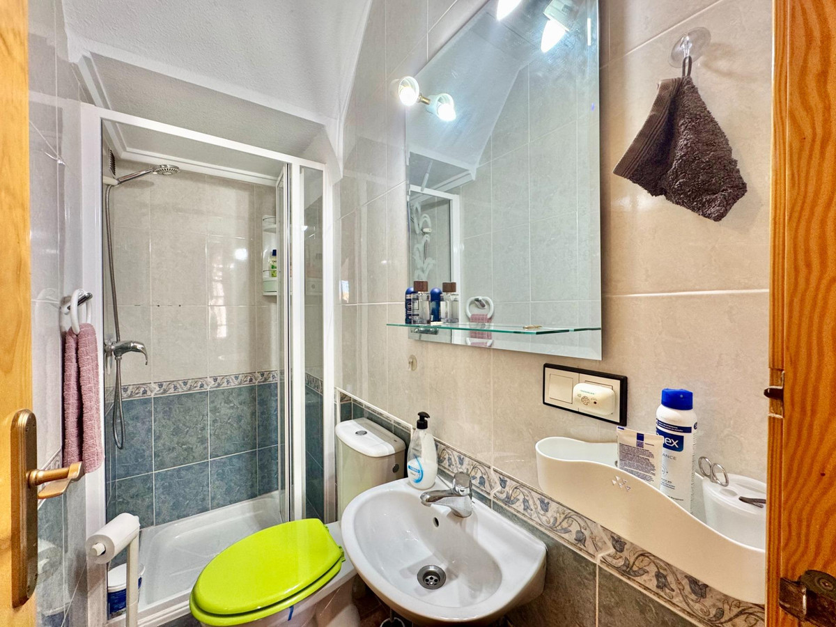 Se vende Villa - Chalet de 3 dormitorios en Costa Blanca, Alicante, España