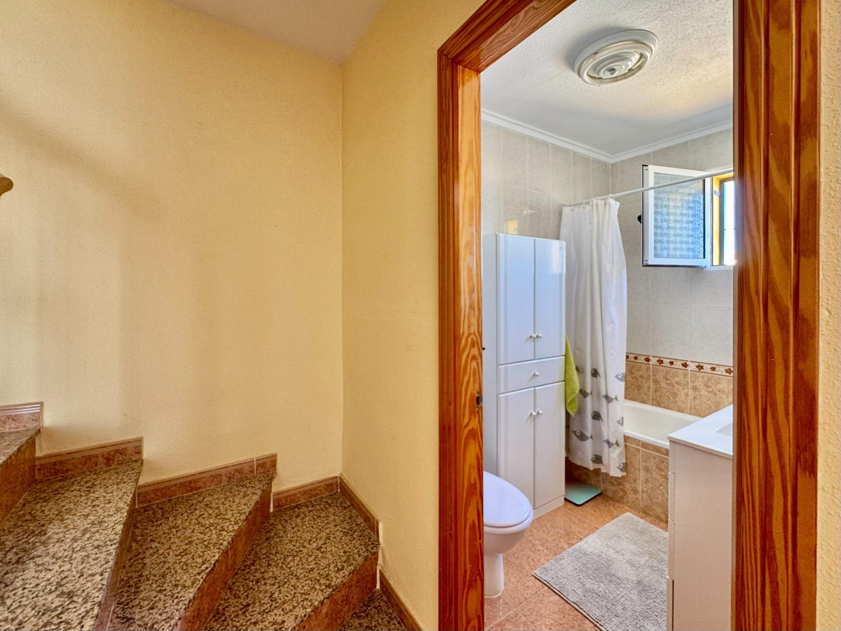 Se vende Villa - Chalet de 3 dormitorios en Costa Blanca, Alicante, España