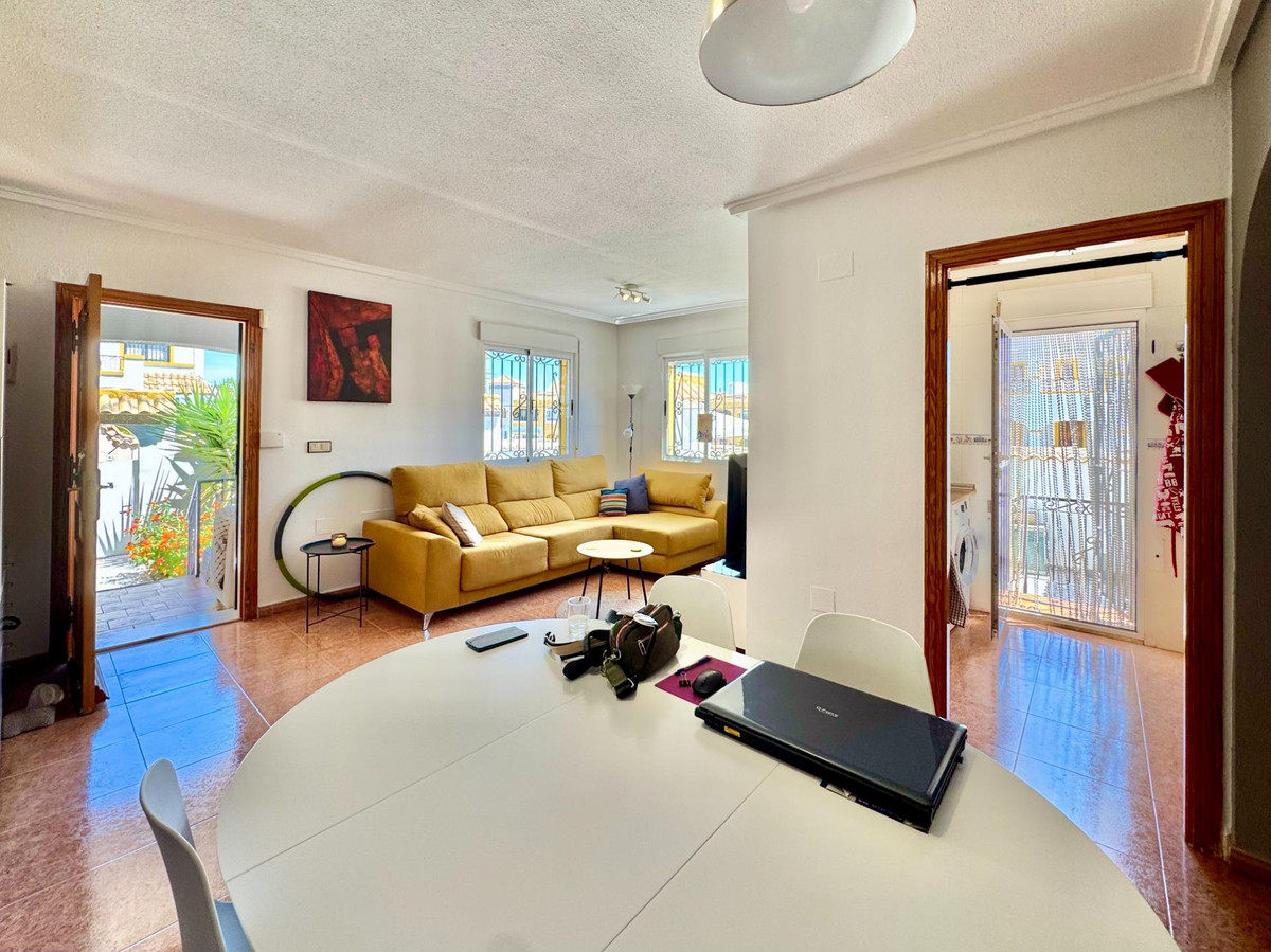 Se vende Villa - Chalet de 3 dormitorios en Costa Blanca, Alicante, España