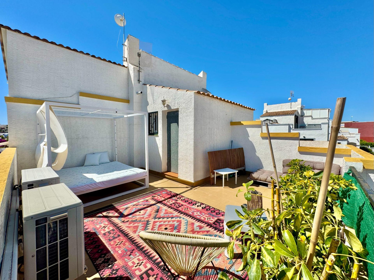 Se vende Villa - Chalet de 3 dormitorios en Costa Blanca, Alicante, España