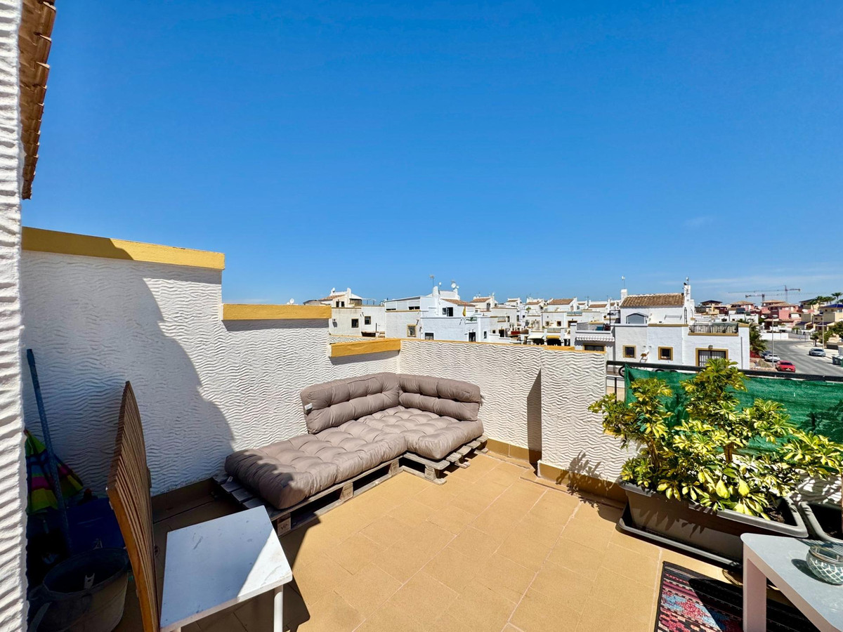 Se vende Villa - Chalet de 3 dormitorios en Costa Blanca, Alicante, España