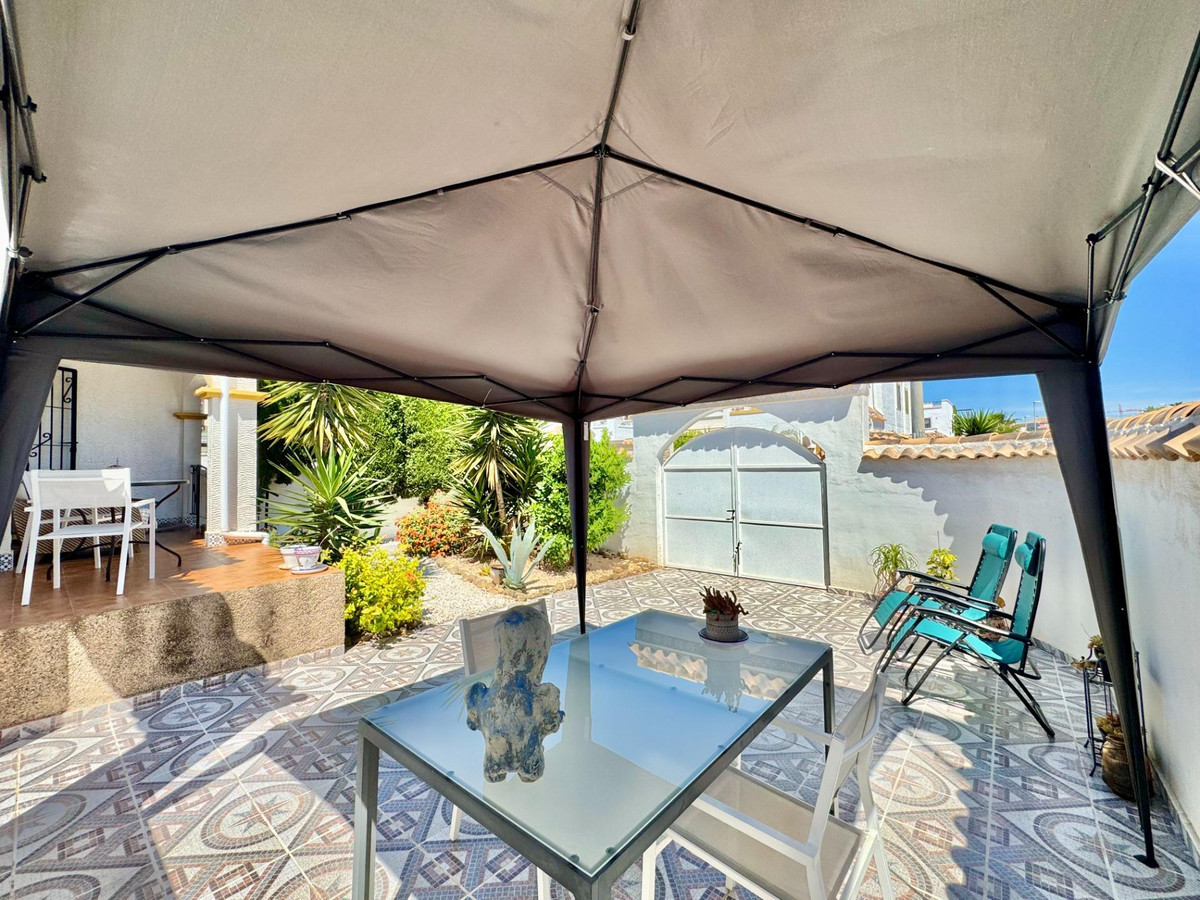 Se vende Villa - Chalet de 3 dormitorios en Costa Blanca, Alicante, España