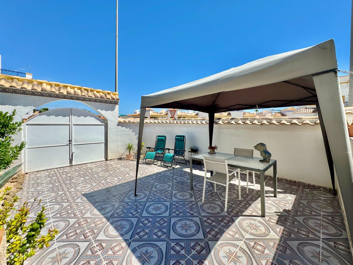 Se vende Villa - Chalet de 3 dormitorios en Costa Blanca, Alicante, España