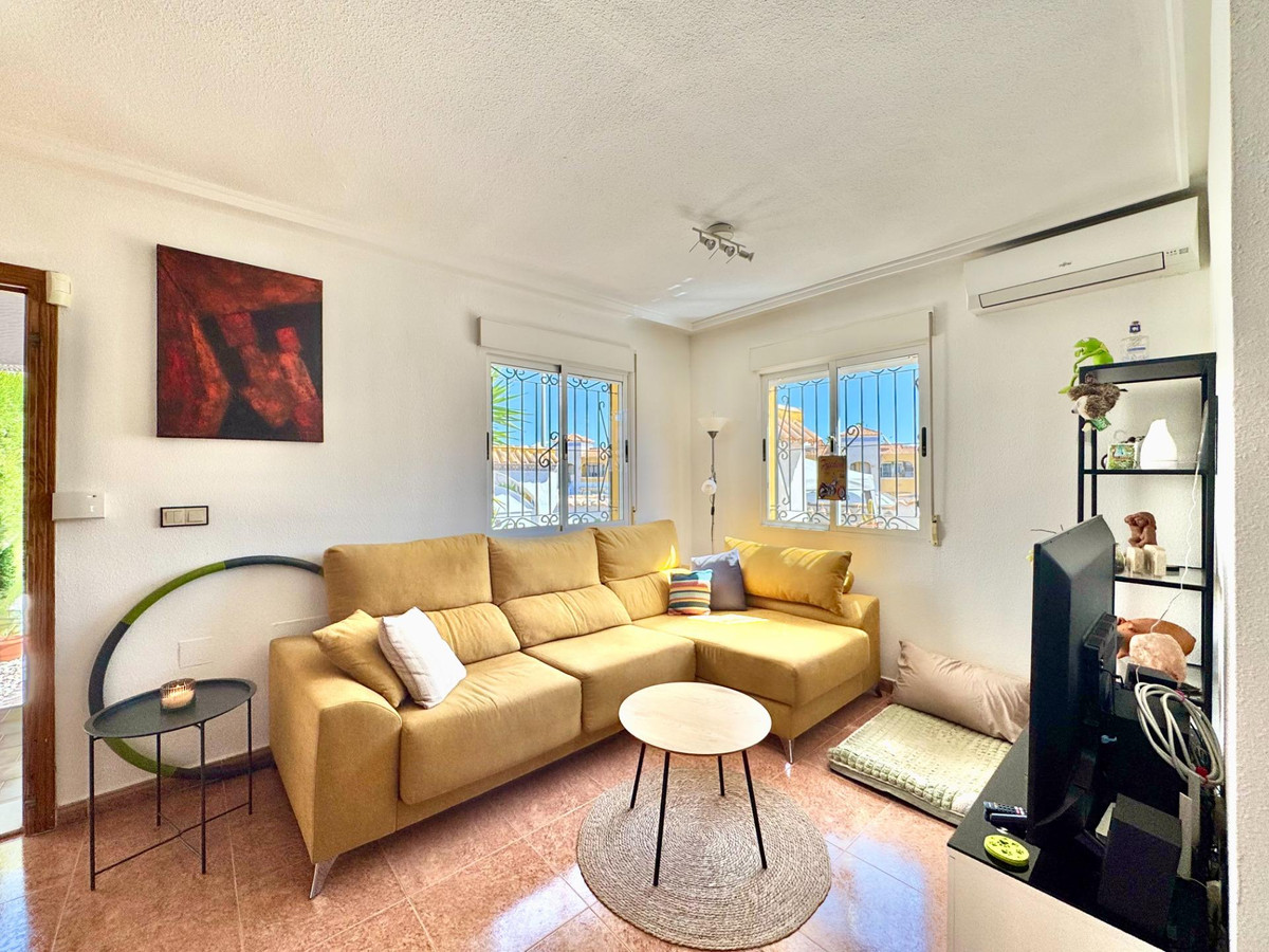 Se vende Villa - Chalet de 3 dormitorios en Costa Blanca, Alicante, España