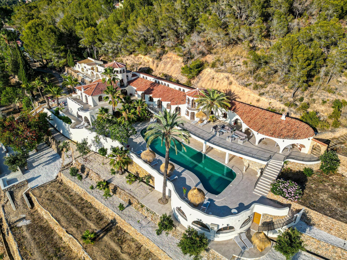 11 Bed Townhouse for sale in Altea Costa Blanca, Alicante, Spain