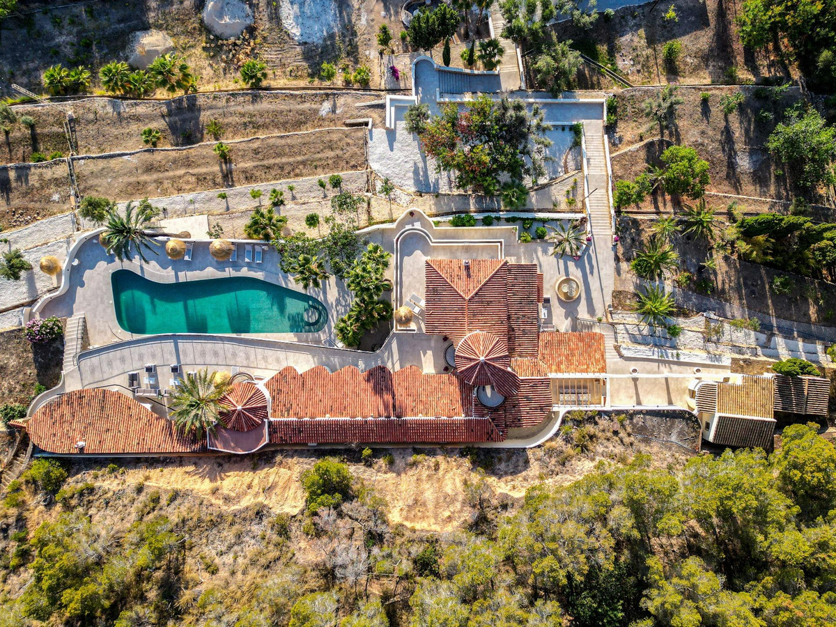11 Bed Townhouse for sale in Altea Costa Blanca, Alicante, Spain