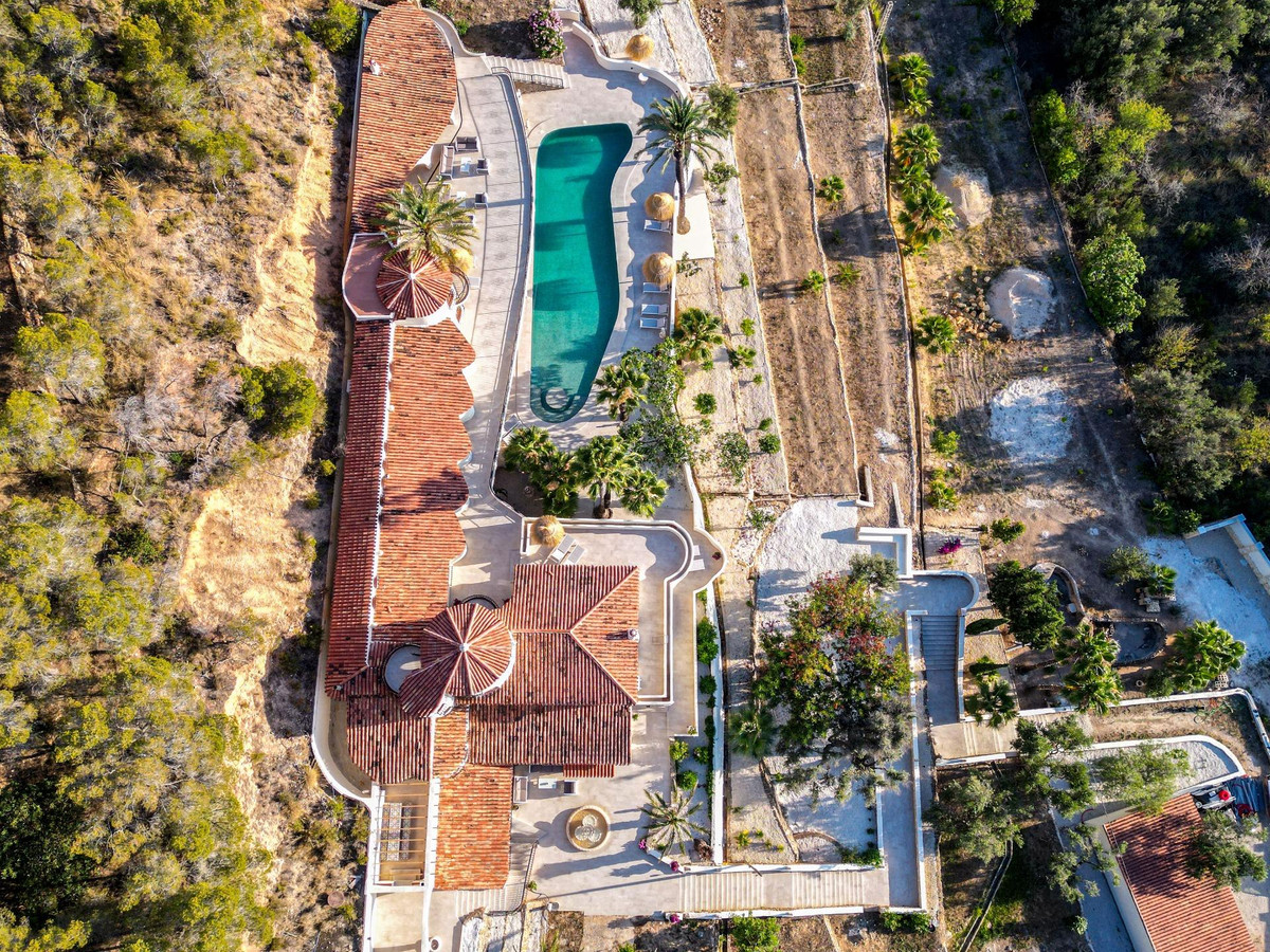 11 Bed Townhouse for sale in Altea Costa Blanca, Alicante, Spain
