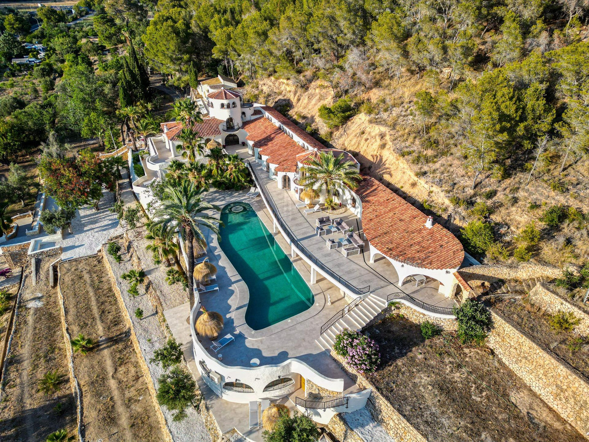 11 Bed Townhouse for sale in Altea Costa Blanca, Alicante, Spain