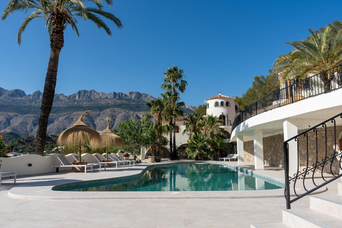11 Bed Townhouse for sale in Altea Costa Blanca, Alicante, Spain