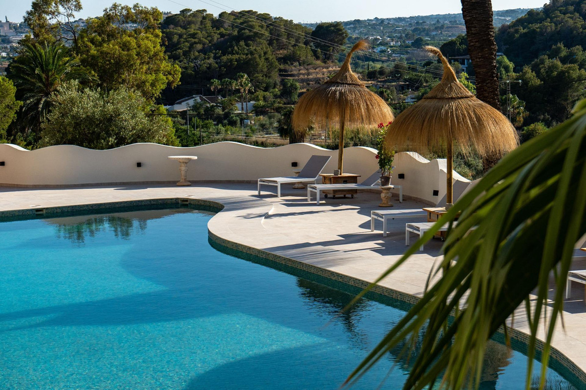 11 Bed Townhouse for sale in Altea Costa Blanca, Alicante, Spain