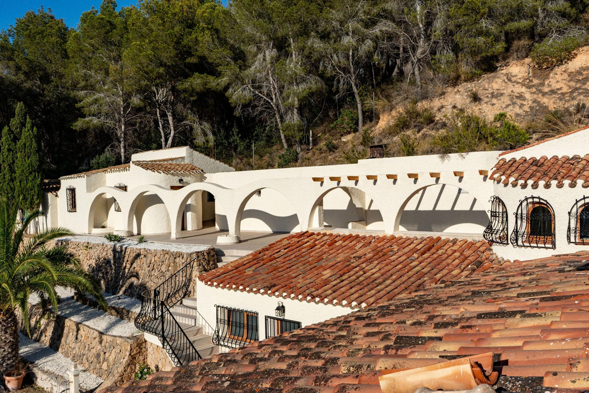 11 Bed Townhouse for sale in Altea Costa Blanca, Alicante, Spain