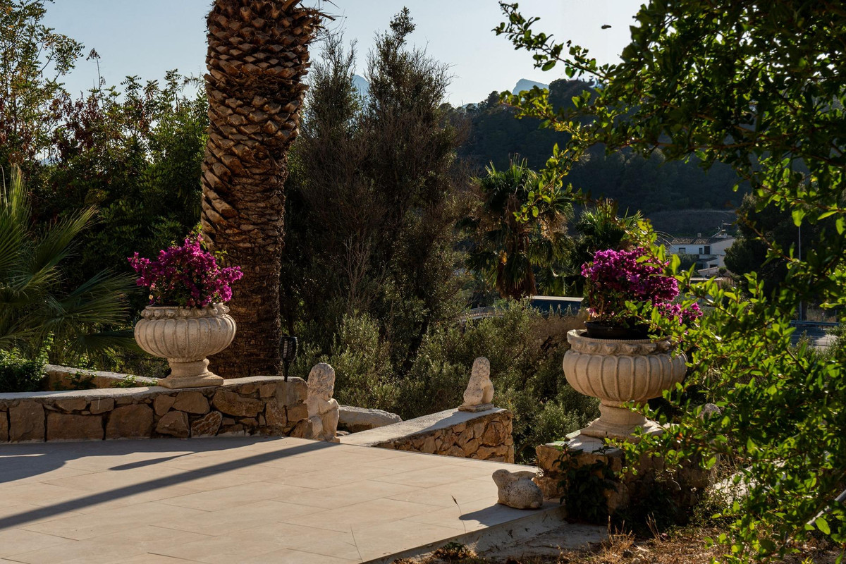 11 Bed Townhouse for sale in Altea Costa Blanca, Alicante, Spain