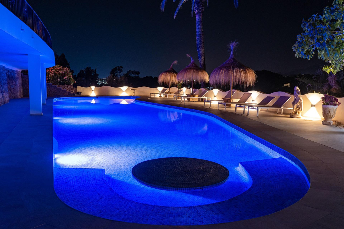 11 Bed Townhouse for sale in Altea Costa Blanca, Alicante, Spain