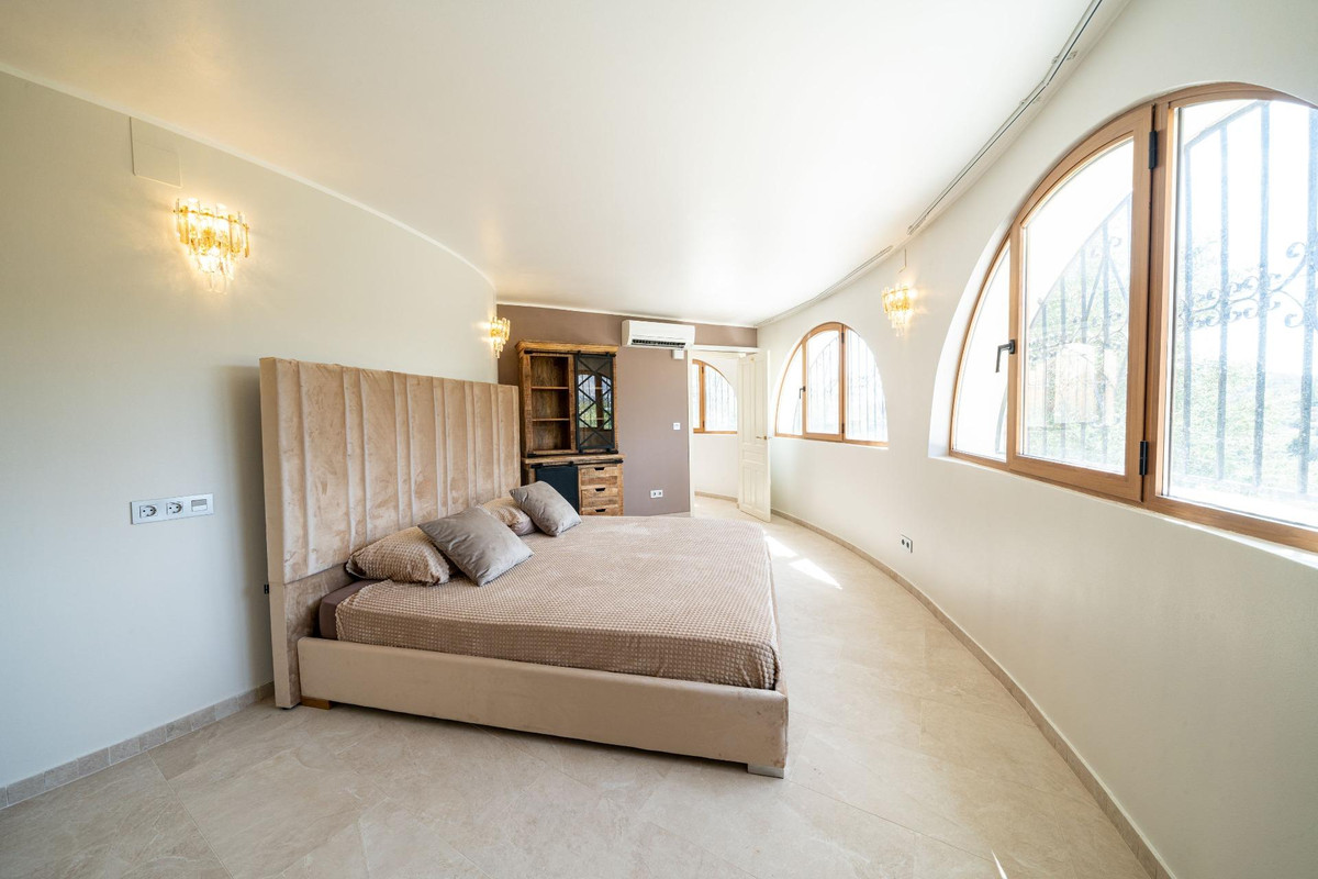 11 Bed Townhouse for sale in Altea Costa Blanca, Alicante, Spain