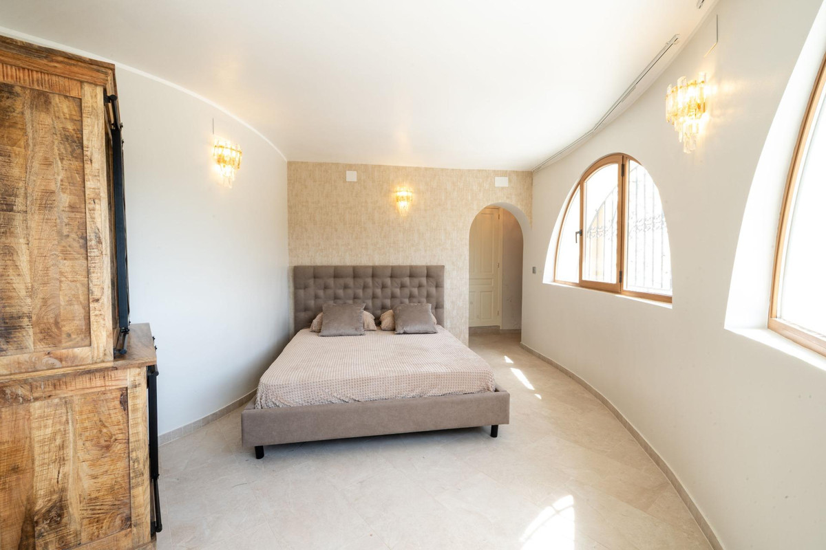 11 Bed Townhouse for sale in Altea Costa Blanca, Alicante, Spain