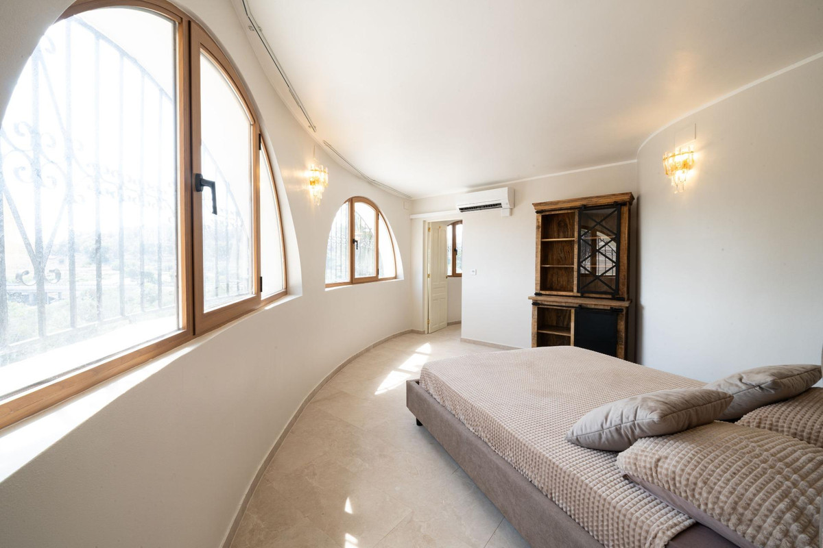 11 Bed Townhouse for sale in Altea Costa Blanca, Alicante, Spain