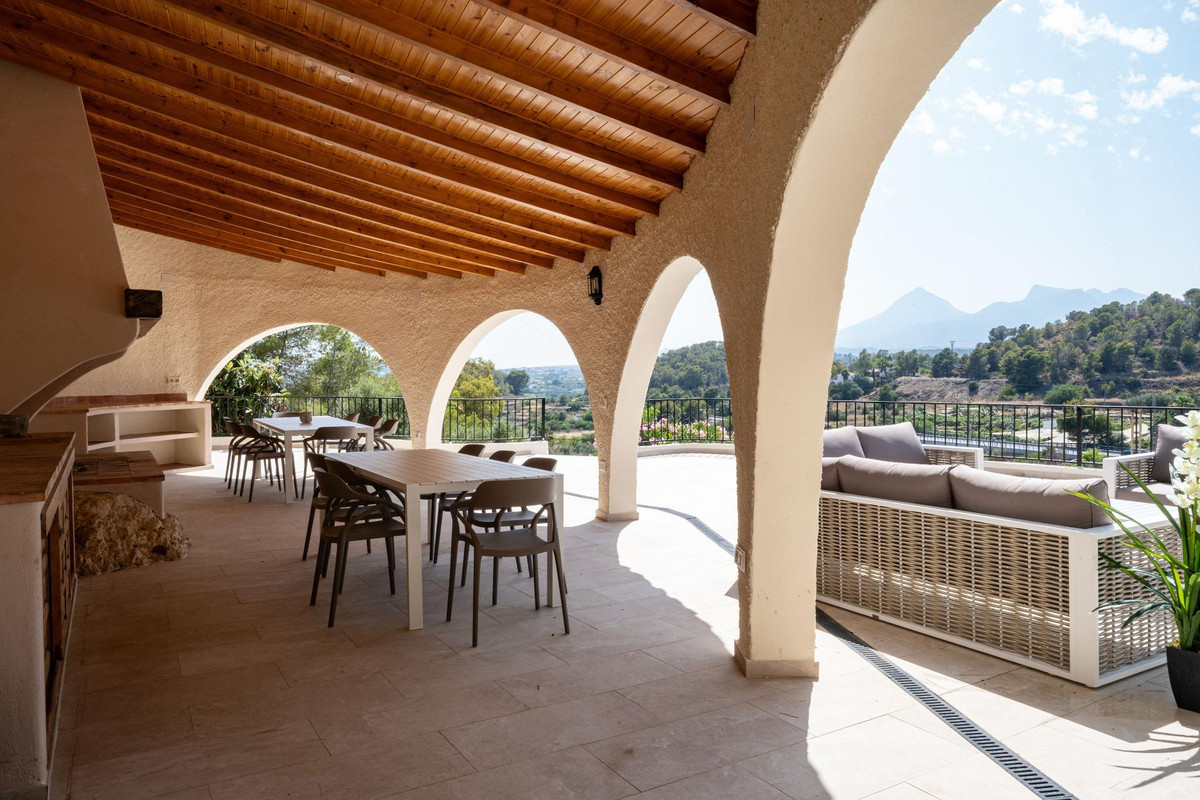 11 Bed Townhouse for sale in Altea Costa Blanca, Alicante, Spain