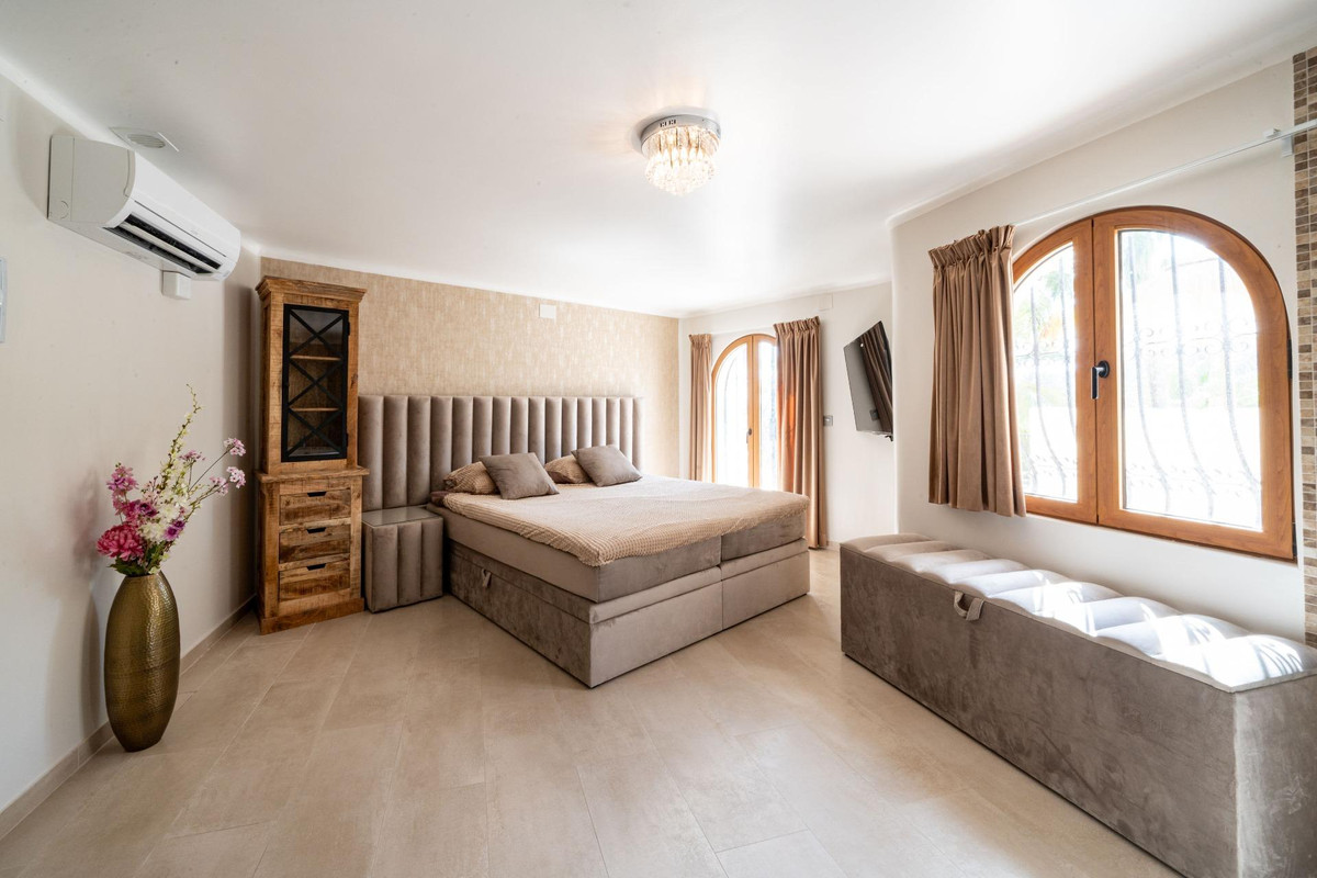 11 Bed Townhouse for sale in Altea Costa Blanca, Alicante, Spain