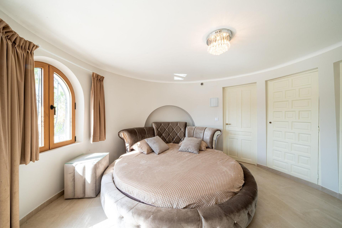 11 Bed Townhouse for sale in Altea Costa Blanca, Alicante, Spain
