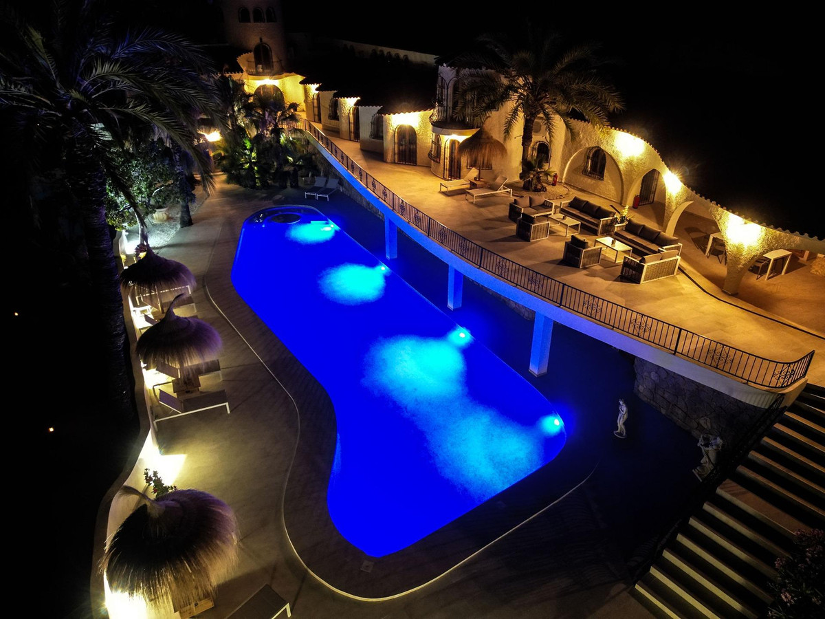 11 Bed Townhouse for sale in Altea Costa Blanca, Alicante, Spain