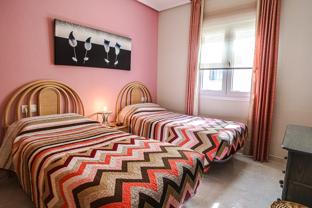 Se vende Villa - Chalet de 2 dormitorios en Costa Blanca, Alicante, España