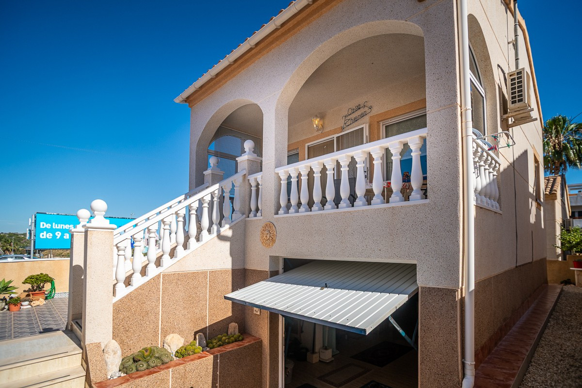 Se vende Villa - Chalet de 2 dormitorios en Costa Blanca, Alicante, España